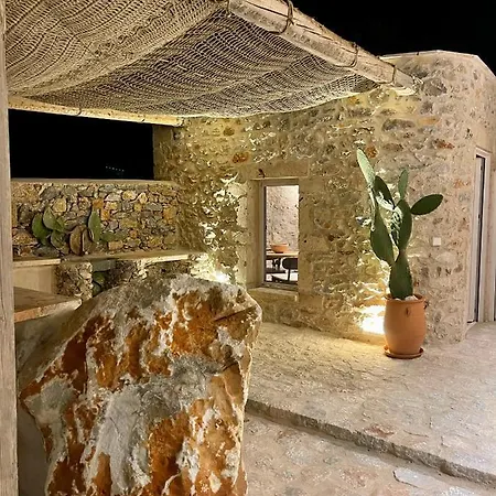 Tserova Rocks Villa *