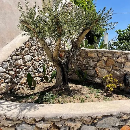 Villa Tserova Rocks Dhrosopiyi